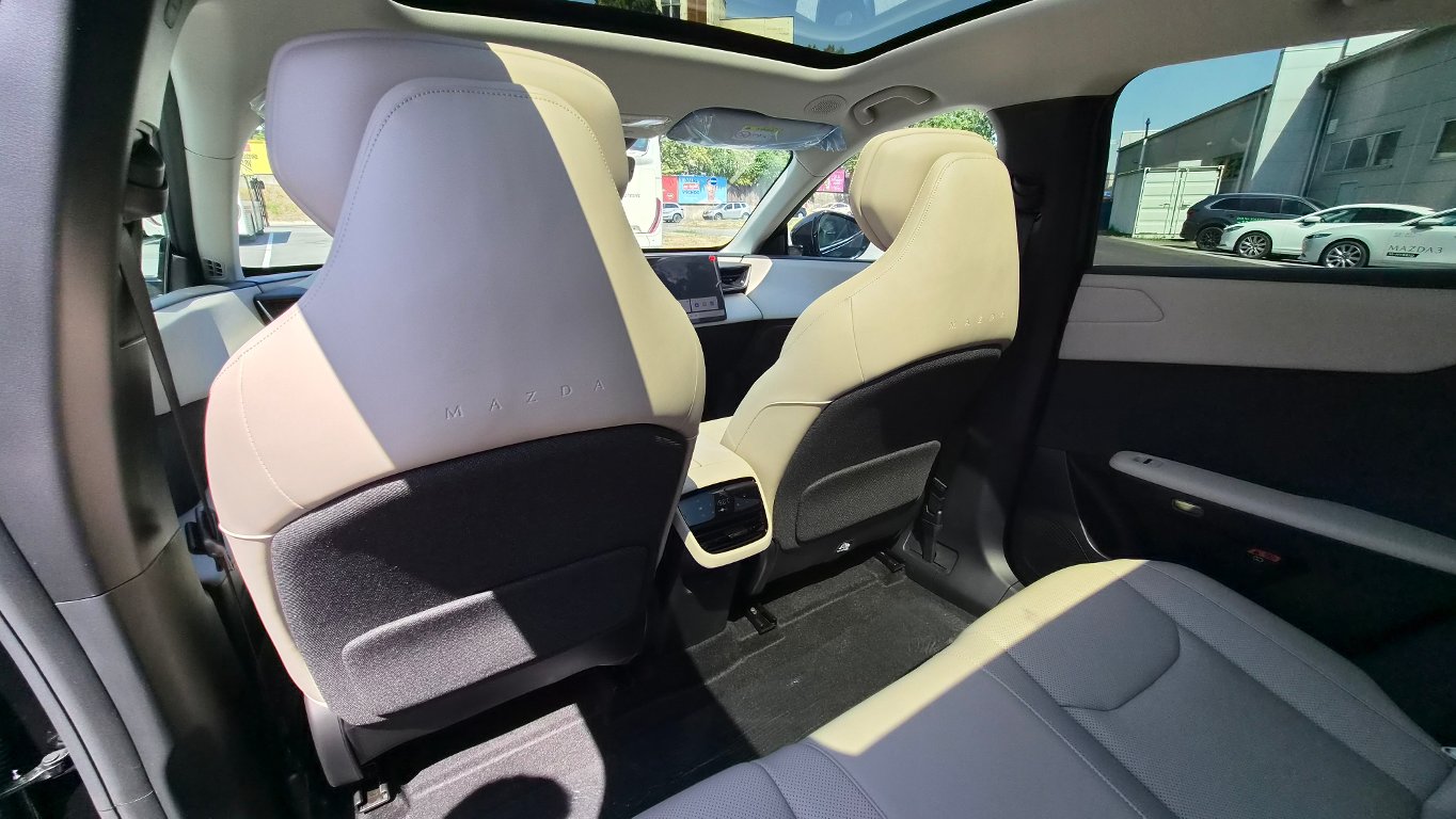 Mazda CX-6e