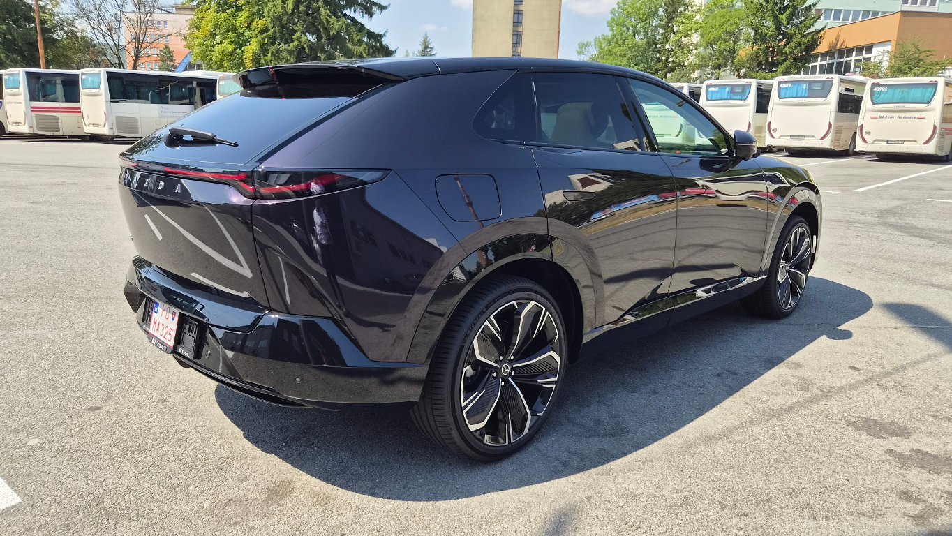 Mazda CX-6e
